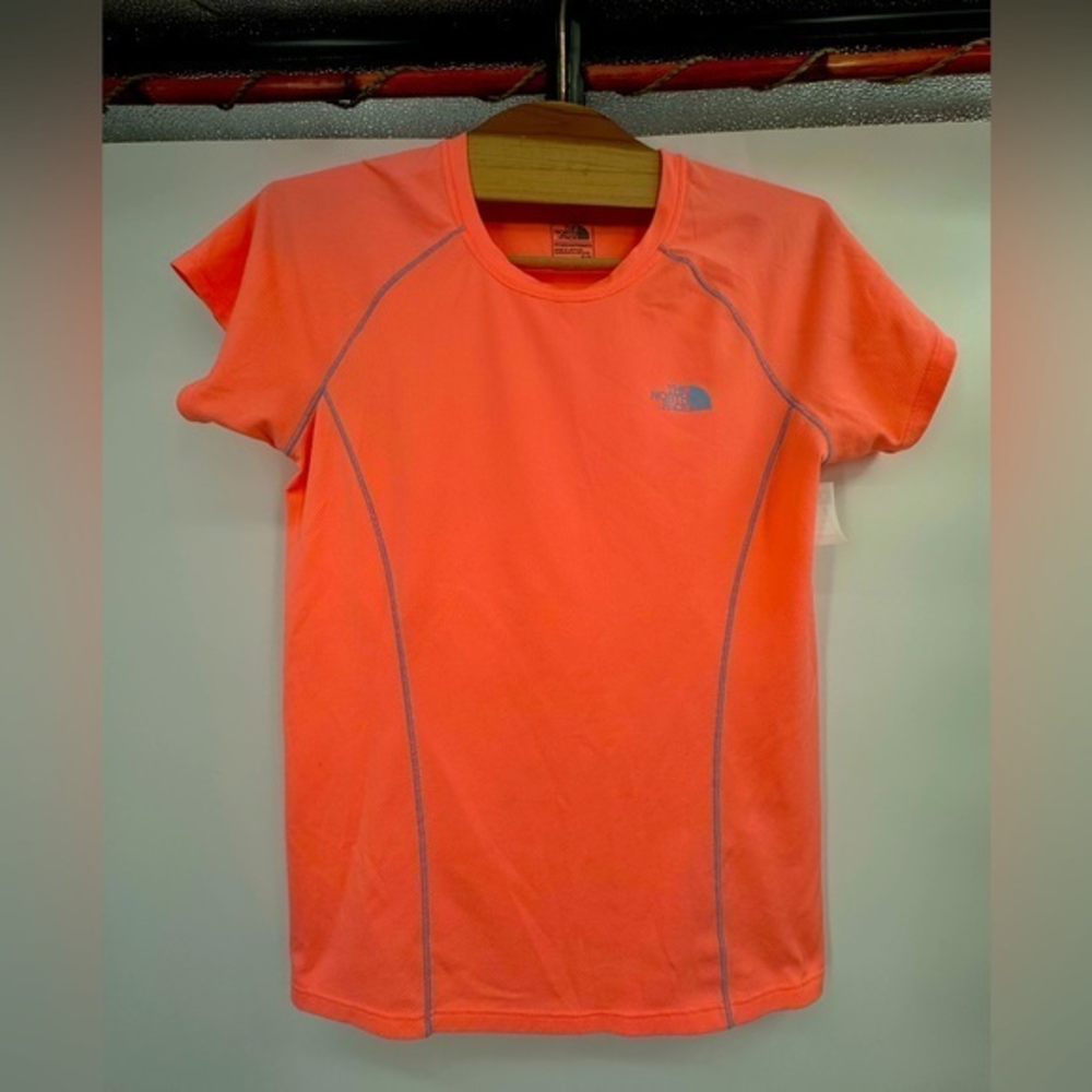 The North Face women’s  short Sleeve Top Tee pink‎ orange flash dry xSmall